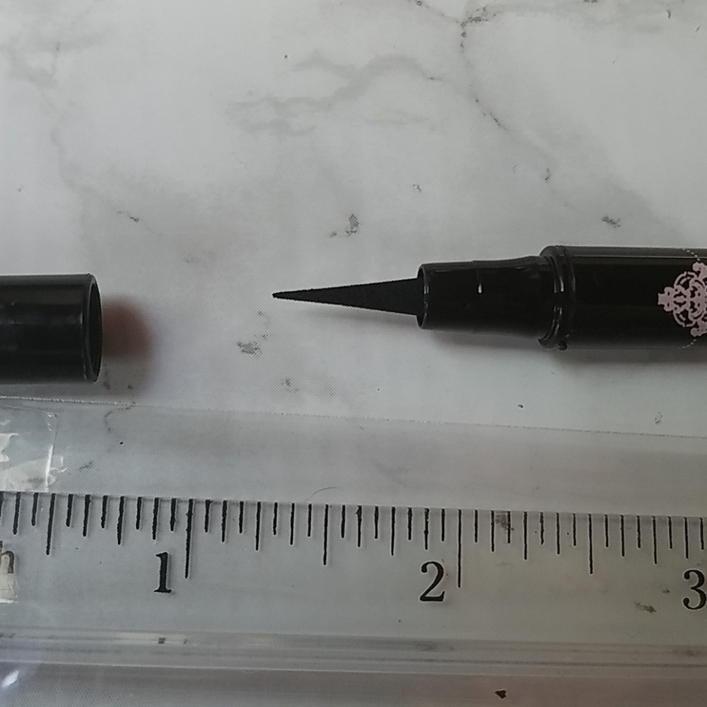 Girlactik black precise eyeliner felt tip marker - Picture 7 of 7